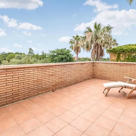 Holiday home 5 Bedroom Awesome In Reus