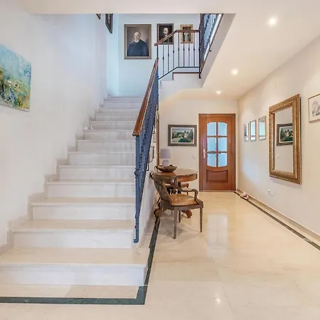 Holiday home 5 Bedroom Awesome In