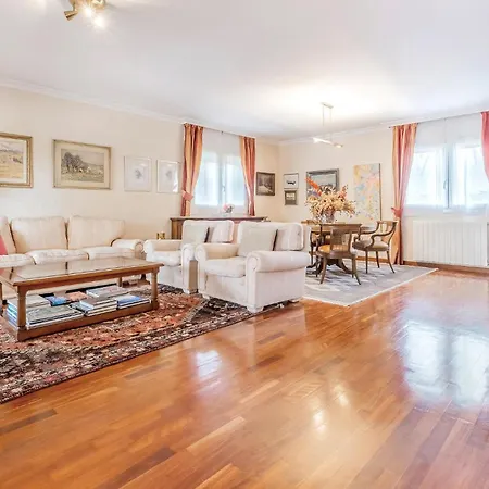 Holiday home 5 Bedroom Awesome In *