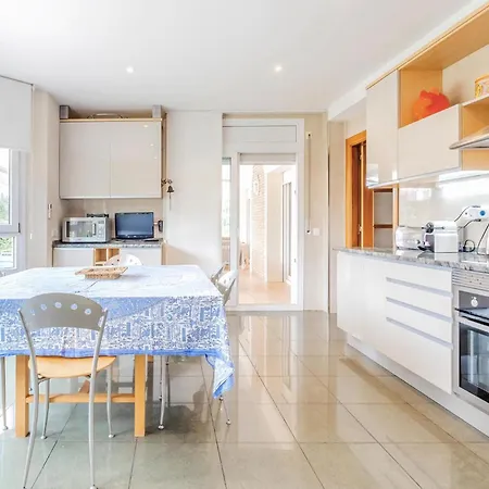 5 Bedroom Awesome In Holiday home Reus