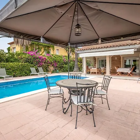 Holiday home 5 Bedroom Awesome In Reus