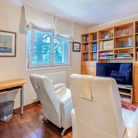 5 Bedroom Awesome In Holiday home Reus