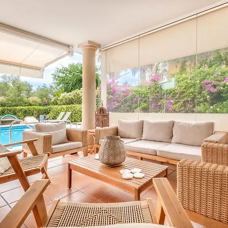 5 Bedroom Awesome In Reus