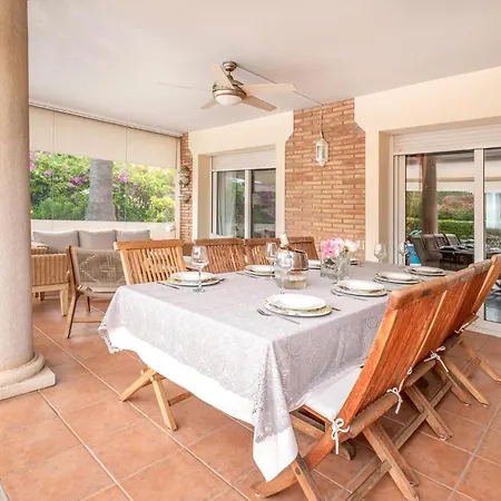 5 Bedroom Awesome In Holiday home